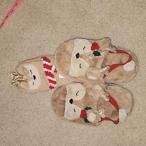 NWT Reindeer slipper and sock set